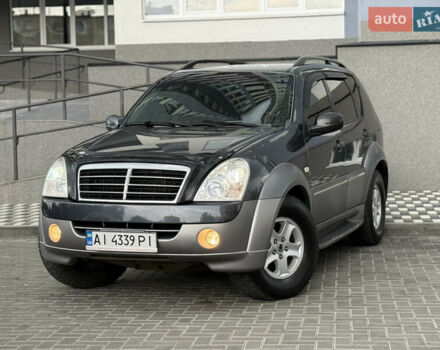 Сірий Cанг Йонг Rexton, об'ємом двигуна 2.7 л та пробігом 247 тис. км за 7900 $, фото 1 на Automoto.ua