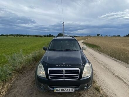 Сірий Cанг Йонг Rexton, об'ємом двигуна 2.7 л та пробігом 467 тис. км за 5500 $, фото 1 на Automoto.ua