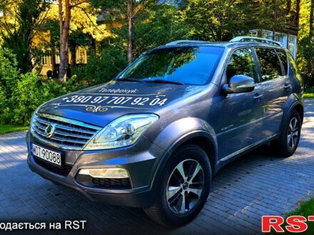 Сірий Cанг Йонг Rexton, об'ємом двигуна 2.7 л та пробігом 0 тис. км за 1000 $, фото 1 на Automoto.ua