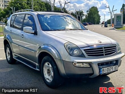 Сірий Cанг Йонг Rexton, об'ємом двигуна 3.2 л та пробігом 280 тис. км за 5300 $, фото 1 на Automoto.ua