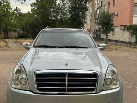 Сірий Cанг Йонг Rexton, об'ємом двигуна 2.7 л та пробігом 214 тис. км за 7000 $, фото 1 на Automoto.ua