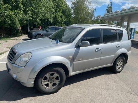 Сірий Cанг Йонг Rexton, об'ємом двигуна 2.7 л та пробігом 235 тис. км за 4500 $, фото 1 на Automoto.ua