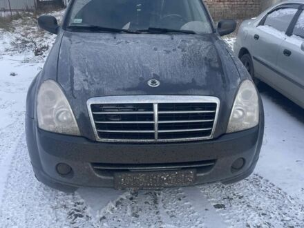 Серый Cанг Йонг Рекстон, объемом двигателя 2.7 л и пробегом 275 тыс. км за 6900 $, фото 1 на Automoto.ua