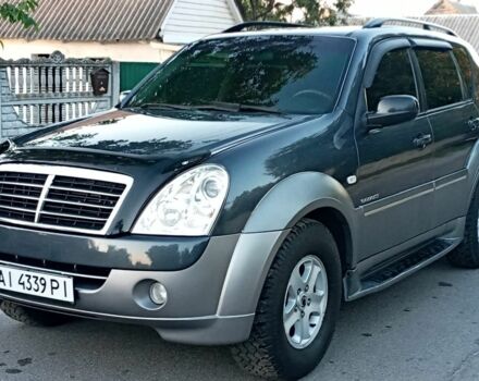 Сірий Cанг Йонг Rexton, об'ємом двигуна 2.7 л та пробігом 300 тис. км за 6500 $, фото 1 на Automoto.ua