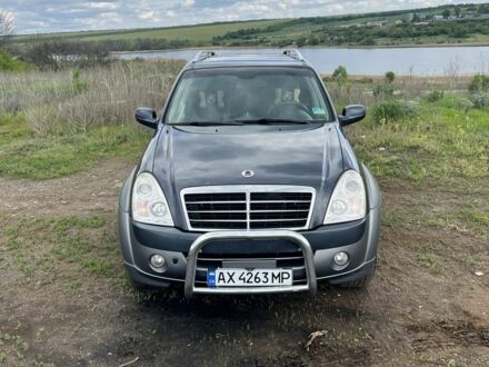 Cанг Йонг Rexton 2007 у Краматорске на Automoto.ua Сірий Cанг Йонг Rexton, об'ємом двигуна 2.7 л та пробігом 260 тис. км за 6300 $, фото 1 на Automoto.ua