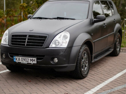 Сірий Cанг Йонг Rexton, об'ємом двигуна 2.7 л та пробігом 157 тис. км за 7500 $, фото 1 на Automoto.ua