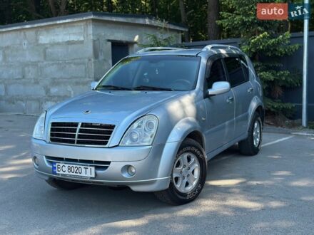 Сірий Cанг Йонг Rexton, об'ємом двигуна 2.7 л та пробігом 211 тис. км за 6100 $, фото 1 на Automoto.ua