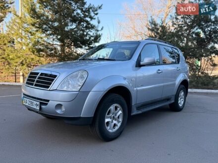 Сірий Cанг Йонг Rexton, об'ємом двигуна 2.7 л та пробігом 200 тис. км за 6700 $, фото 1 на Automoto.ua