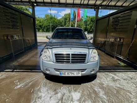 Сірий Cанг Йонг Rexton, об'ємом двигуна 2.7 л та пробігом 212 тис. км за 5900 $, фото 1 на Automoto.ua