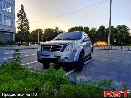 Сірий Cанг Йонг Rexton, об'ємом двигуна 2.7 л та пробігом 170 тис. км за 5900 $, фото 1 на Automoto.ua