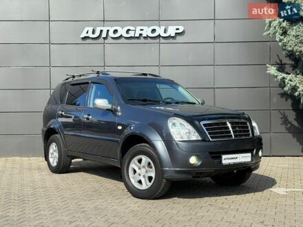 Сірий Cанг Йонг Rexton, об'ємом двигуна 2.7 л та пробігом 280 тис. км за 5500 $, фото 1 на Automoto.ua
