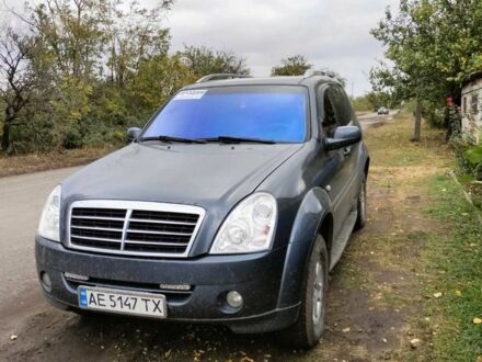 Сірий Cанг Йонг Rexton, об'ємом двигуна 0 л та пробігом 190 тис. км за 7800 $, фото 1 на Automoto.ua