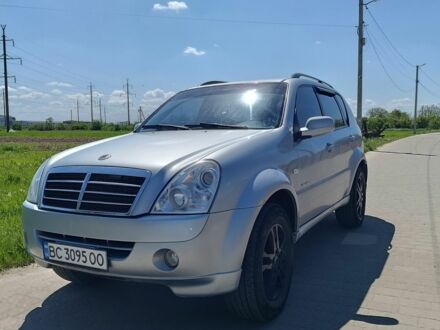 Сірий Cанг Йонг Rexton, об'ємом двигуна 2.7 л та пробігом 267 тис. км за 7500 $, фото 1 на Automoto.ua