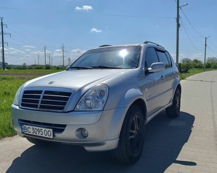 Сірий Cанг Йонг Rexton, об'ємом двигуна 2.7 л та пробігом 267 тис. км за 7500 $, фото 1 на Automoto.ua