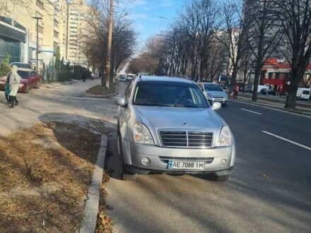 Сірий Cанг Йонг Rexton, об'ємом двигуна 2.7 л та пробігом 318 тис. км за 7500 $, фото 1 на Automoto.ua