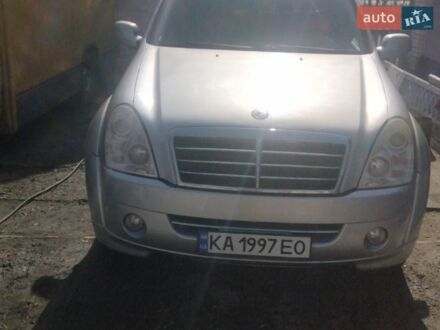Сірий Cанг Йонг Rexton, об'ємом двигуна 2.7 л та пробігом 200 тис. км за 8500 $, фото 1 на Automoto.ua