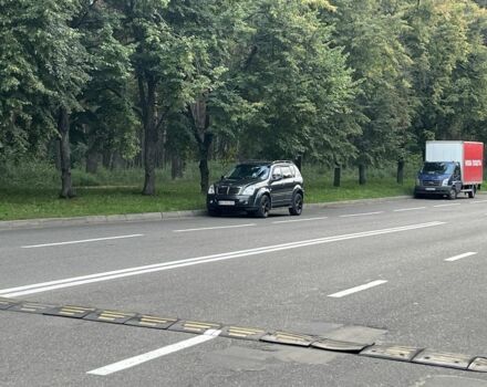 Серый Cанг Йонг Рекстон, объемом двигателя 2.7 л и пробегом 173 тыс. км за 8000 $, фото 1 на Automoto.ua