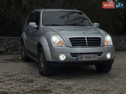 Серый Cанг Йонг Рекстон, объемом двигателя 2.7 л и пробегом 248 тыс. км за 8500 $, фото 1 на Automoto.ua