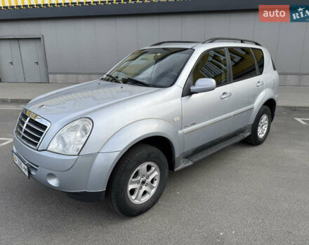Сірий Cанг Йонг Rexton, об'ємом двигуна 2.7 л та пробігом 200 тис. км за 6700 $, фото 1 на Automoto.ua