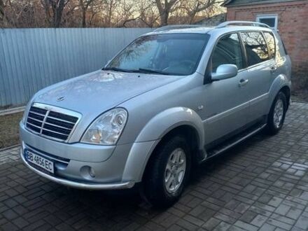 Серый Cанг Йонг Рекстон, объемом двигателя 2.7 л и пробегом 166 тыс. км за 8500 $, фото 1 на Automoto.ua