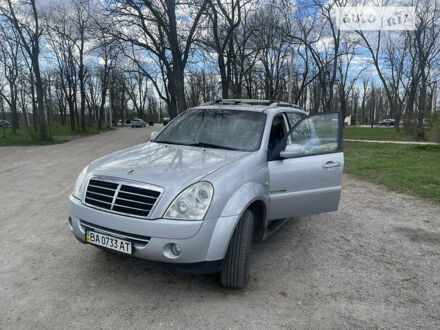 Сірий Cанг Йонг Rexton, об'ємом двигуна 2.7 л та пробігом 207 тис. км за 10000 $, фото 1 на Automoto.ua