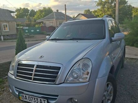 Сірий Cанг Йонг Rexton, об'ємом двигуна 2.7 л та пробігом 221 тис. км за 8000 $, фото 1 на Automoto.ua