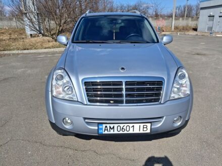 Сірий Cанг Йонг Rexton, об'ємом двигуна 2.7 л та пробігом 260 тис. км за 9200 $, фото 1 на Automoto.ua