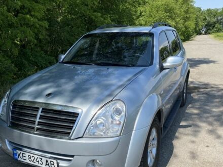 Сірий Cанг Йонг Rexton, об'ємом двигуна 2.7 л та пробігом 225 тис. км за 8500 $, фото 1 на Automoto.ua