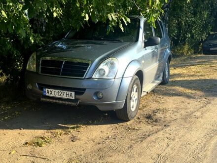 Сірий Cанг Йонг Rexton, об'ємом двигуна 2.7 л та пробігом 253 тис. км за 8000 $, фото 1 на Automoto.ua