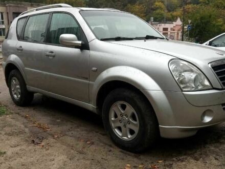 Сірий Cанг Йонг Rexton, об'ємом двигуна 2.7 л та пробігом 129 тис. км за 8007 $, фото 1 на Automoto.ua