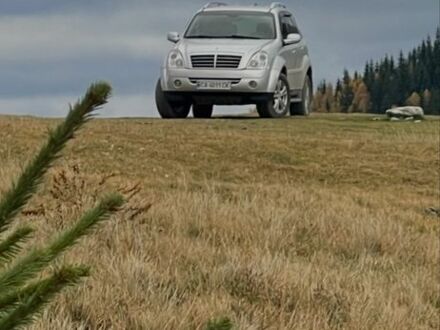 Сірий Cанг Йонг Rexton, об'ємом двигуна 2.7 л та пробігом 158 тис. км за 12500 $, фото 1 на Automoto.ua