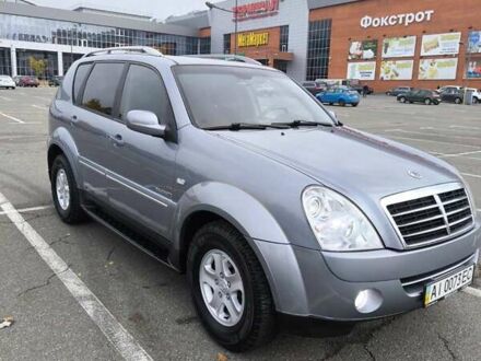 Серый Cанг Йонг Рекстон, объемом двигателя 2.7 л и пробегом 118 тыс. км за 11500 $, фото 1 на Automoto.ua