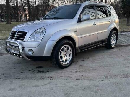 Сірий Cанг Йонг Rexton, об'ємом двигуна 2.7 л та пробігом 120 тис. км за 11500 $, фото 1 на Automoto.ua
