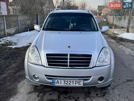 Серый Cанг Йонг Рекстон, объемом двигателя 2.7 л и пробегом 312 тыс. км за 11500 $, фото 1 на Automoto.ua