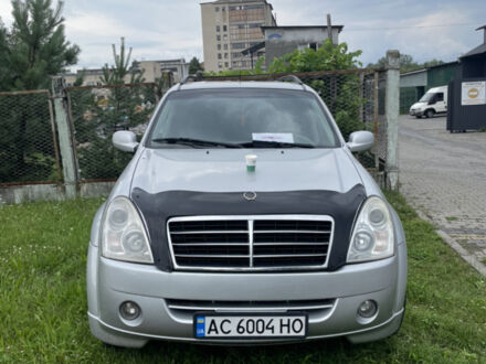 Сірий Cанг Йонг Rexton, об'ємом двигуна 2.7 л та пробігом 220 тис. км за 8000 $, фото 1 на Automoto.ua