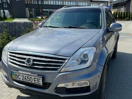 Сірий Cанг Йонг Rexton, об'ємом двигуна 2.7 л та пробігом 160 тис. км за 12500 $, фото 1 на Automoto.ua