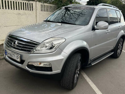 Сірий Cанг Йонг Rexton, об'ємом двигуна 2.7 л та пробігом 153 тис. км за 12300 $, фото 1 на Automoto.ua
