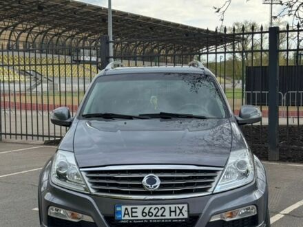 Сірий Cанг Йонг Rexton, об'ємом двигуна 2 л та пробігом 162 тис. км за 15000 $, фото 1 на Automoto.ua