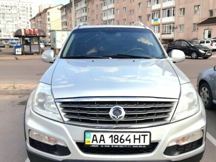 Сірий Cанг Йонг Rexton, об'ємом двигуна 2.7 л та пробігом 230 тис. км за 15000 $, фото 1 на Automoto.ua