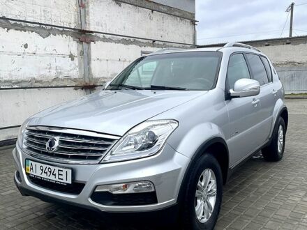 Сірий Cанг Йонг Rexton, об'ємом двигуна 2.7 л та пробігом 175 тис. км за 12800 $, фото 1 на Automoto.ua