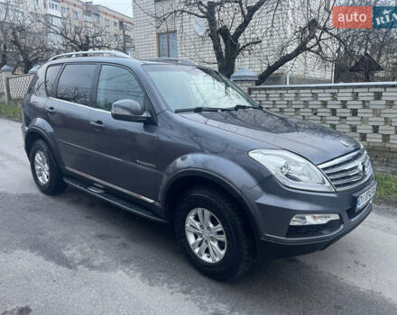 Сірий Cанг Йонг Rexton, об'ємом двигуна 2.2 л та пробігом 200 тис. км за 13900 $, фото 1 на Automoto.ua