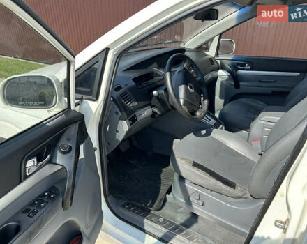 Білий Cанг Йонг Rodius, об'ємом двигуна 2.7 л та пробігом 200 тис. км за 5300 $, фото 7 на Automoto.ua