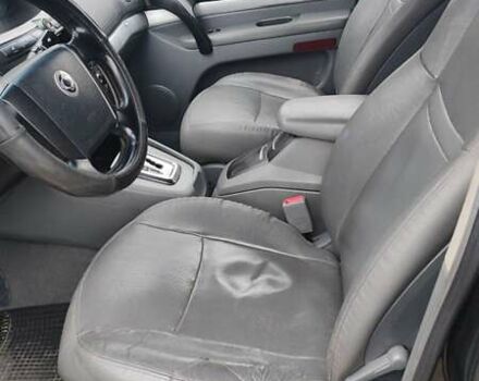 Черный Cанг Йонг Родиус, объемом двигателя 2.7 л и пробегом 293 тыс. км за 6500 $, фото 6 на Automoto.ua