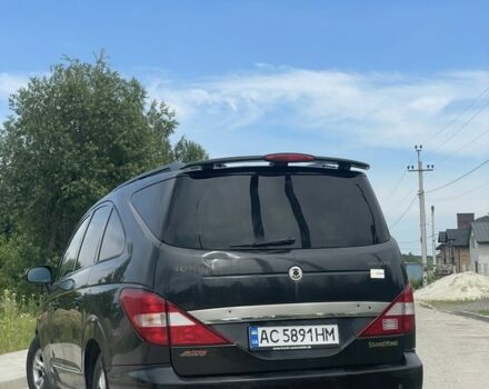 Черный Cанг Йонг Родиус, объемом двигателя 2.7 л и пробегом 150 тыс. км за 1550 $, фото 2 на Automoto.ua