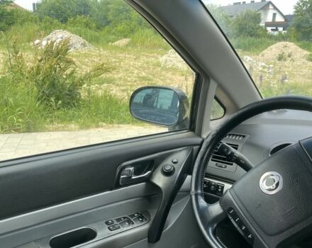 Черный Cанг Йонг Родиус, объемом двигателя 2.7 л и пробегом 150 тыс. км за 1550 $, фото 6 на Automoto.ua