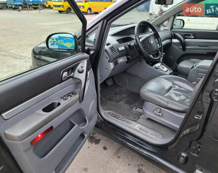 Черный Cанг Йонг Родиус, объемом двигателя 2.7 л и пробегом 240 тыс. км за 5500 $, фото 1 на Automoto.ua