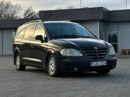 Черный Cанг Йонг Родиус, объемом двигателя 2.7 л и пробегом 289 тыс. км за 3650 $, фото 1 на Automoto.ua