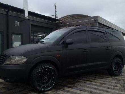 Чорний Cанг Йонг Rodius, об'ємом двигуна 2.7 л та пробігом 257 тис. км за 8500 $, фото 1 на Automoto.ua