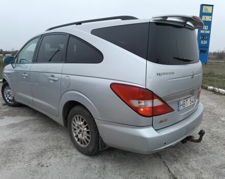 Серый Cанг Йонг Родиус, объемом двигателя 2.7 л и пробегом 240 тыс. км за 4250 $, фото 5 на Automoto.ua