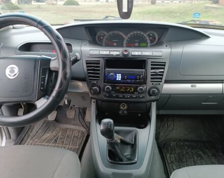 Серый Cанг Йонг Родиус, объемом двигателя 2.7 л и пробегом 240 тыс. км за 4250 $, фото 10 на Automoto.ua